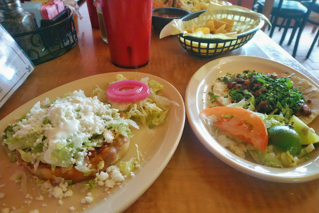 Opinii despre El Rodeo Cafe în Palm Desert - Hospitality and gastronomy