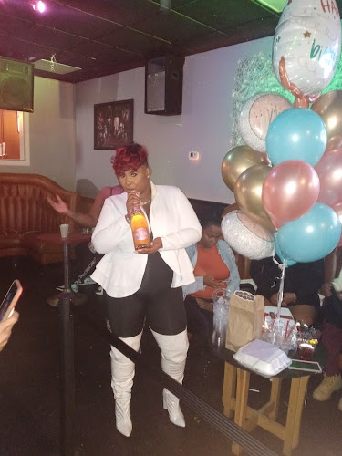 Reminisce Sports Cafe - Hospitality and gastronomy