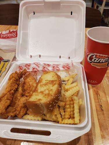 Opinii despre Raising Cane's Chicken Fingers în Madison - Hospitality and gastronomy