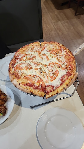 Reviews of Oggi's | Sports, Brewhouse & Pizza in Santa Clarita - Hospitality and gastronomy