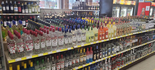 842 Suffield St, Agawam, MA 01001