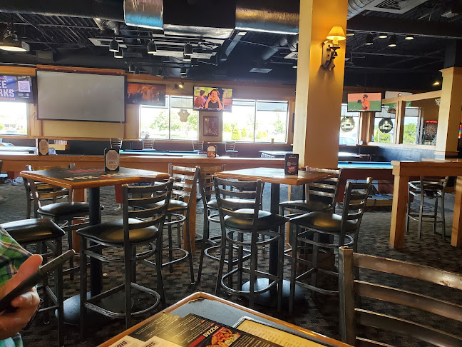 Fox & Hound - Overland Park, KS - Hospitality and gastronomy