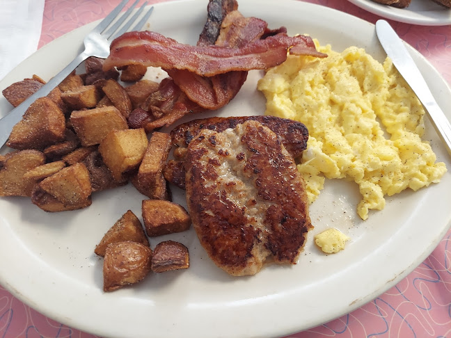 Fairlane Grill - Hospitality and gastronomy