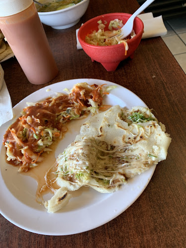 Las Palmas Bakery & Pupusas