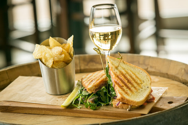 Comentarii opinii despre The Bottle Room