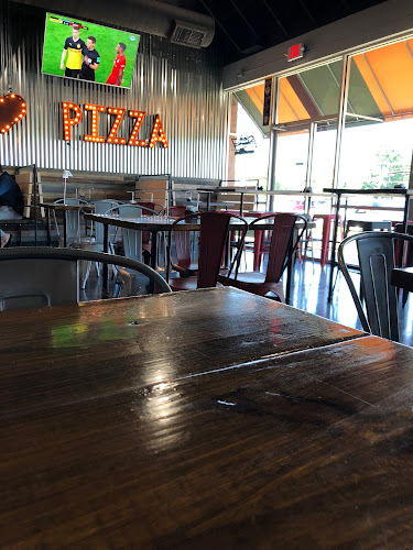 Comentarii opinii despre Crooked Feathers Pizza & Wings - O'Fallon