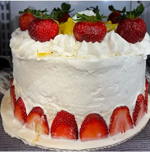 Cameroni Cakes - Hospitality and gastronomy