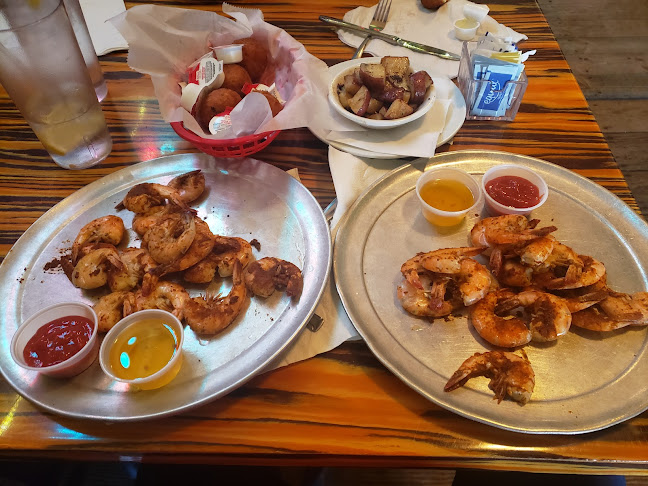 Harpoon Larry's Oyster Bar - Hospitality and gastronomy