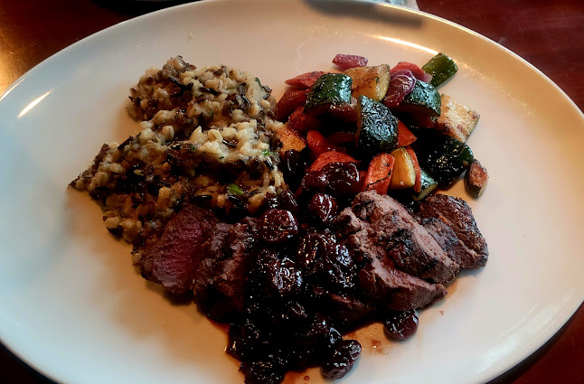 11 Meadow Cir Dr #400, Lake St Louis, MO 63367