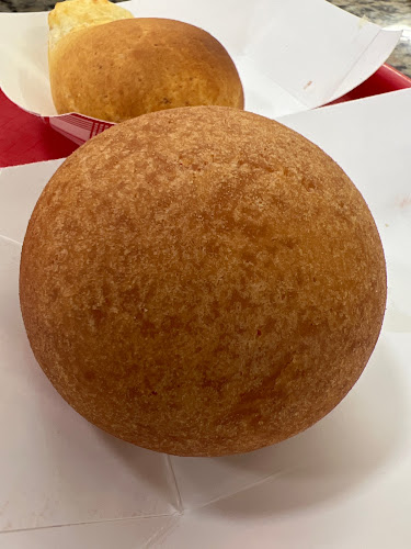 cafecolombiabakery.com