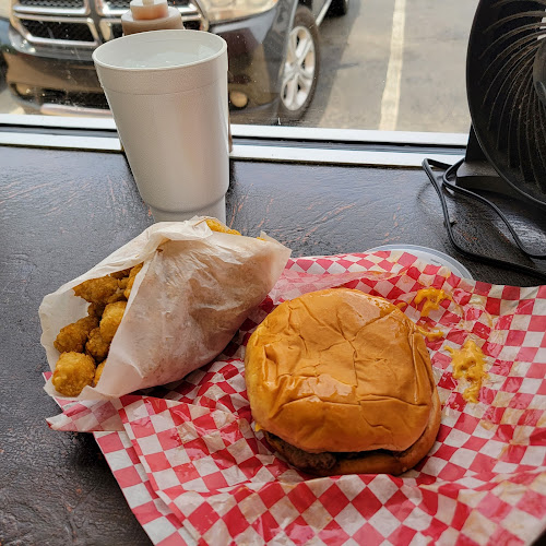 Opinii despre Weber's Superior Root Beer Drive-in în Tulsa - Hospitality and gastronomy