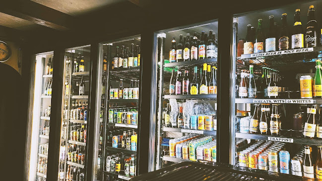 C & B ~ Bagels, Pizza & Tasting Room - Hospitality and gastronomy