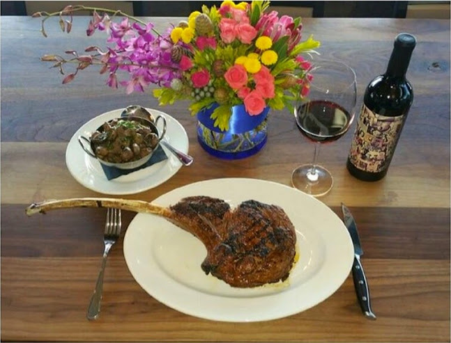 Broadway 10 Bar & Chophouse - Hospitality and gastronomy