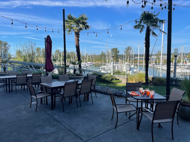 3 Sheets at the Harbor - Hospitality and gastronomy