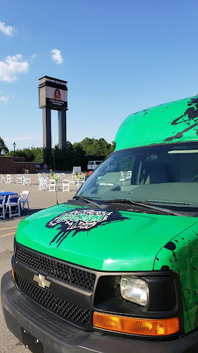 Comentarii opinii despre Nashville Ice Cream Truck Rentals - Mean Green Ice Cream Machine