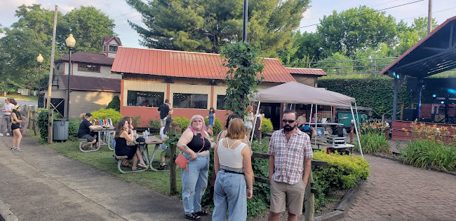 Comentarii opinii despre Boxcar Lounge