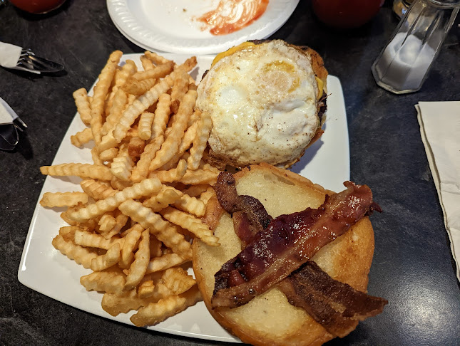 Scuba's Pourhouse - Hospitality and gastronomy