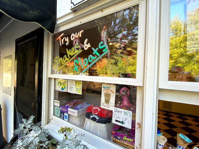 Scoops Ice Cream & Candy Shop - Hospitality and gastronomy