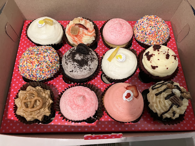 Smallcakes Cupcakery - Hospitality and gastronomy