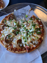 pyramids pizza and grill