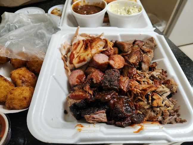 Smoketown BBQ and catering - Shawnee