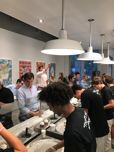 3872 Roswell Rd NE, Atlanta, GA 30342