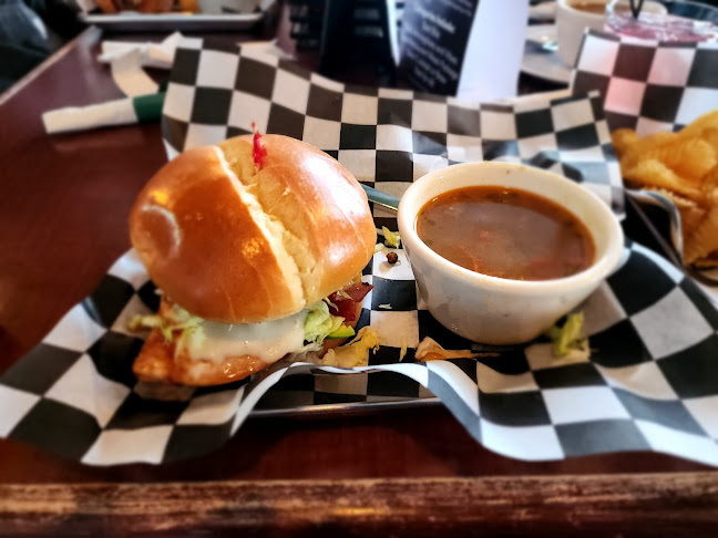 Reviews of Ernie's Midtown Pub in Rockford - Hospitality and gastronomy