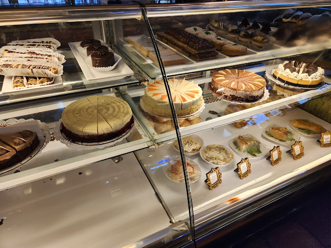 Living Room Cafe - Hospitality and gastronomy