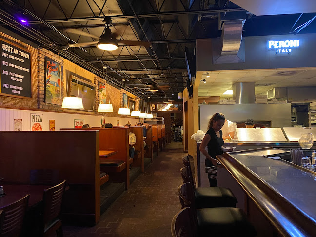 Hot Pie Pizza - Hospitality and gastronomy