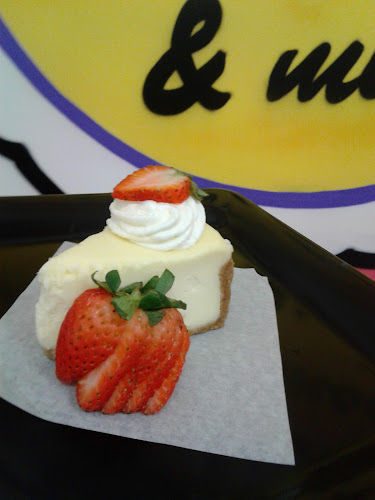 David's World Famous Banana Pudding and More - Compton