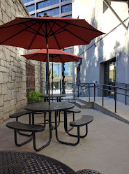 Rising Roll Gourmet Cafe'