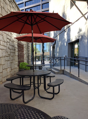 Rising Roll Gourmet Cafe'