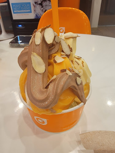 Comentarii opinii despre Orange Leaf Frozen Yogurt