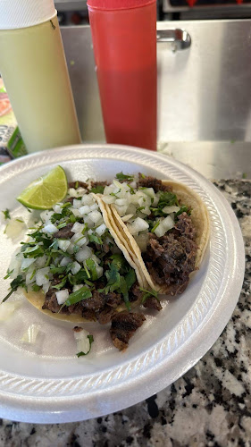 La Estrella Mini Market - Denton