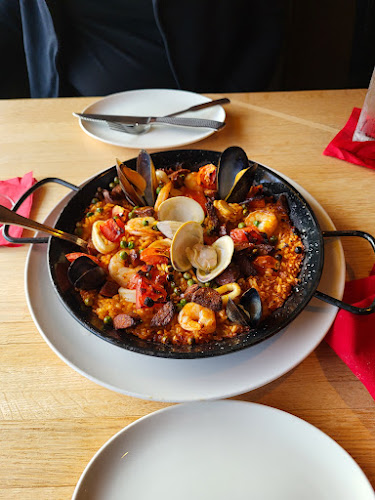 Bocado Tapas Wine Bar - Hospitality and gastronomy