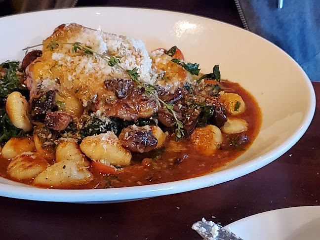 11 Meadow Cir Dr #400, Lake St Louis, MO 63367