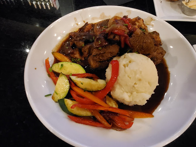 3315 Cut & Pour - Hospitality and gastronomy