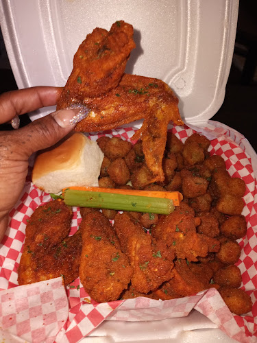 Crump's Fish & Wings - Southaven