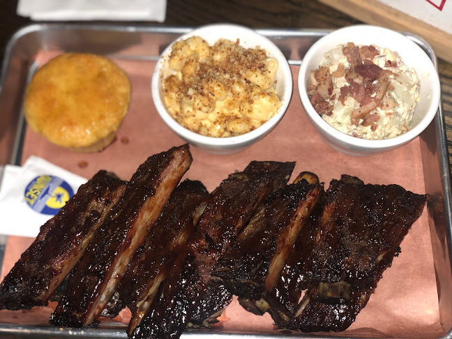 Comentarii opinii despre Jamboozies Sports Bar & Grill