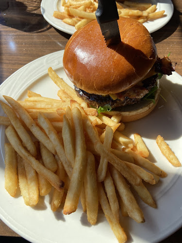 Pop's Burger & Pizza House - Sheboygan