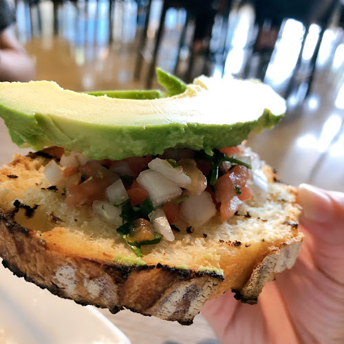 Two Tides Bar - Honolulu