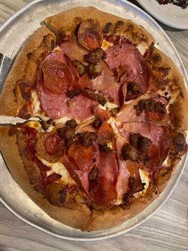 Giovanni's Pizza, Pasta and More - Hospitality and gastronomy