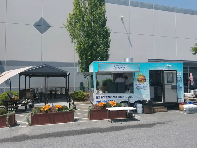 Heaven On A Bun - Hospitality and gastronomy