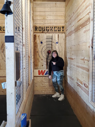 Comentarii opinii despre Rough Cut Social - Fargo, ND