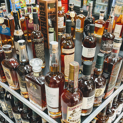 Comments and reviews of Convenience Plus: Liquor Store