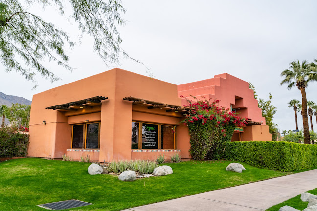 Nature's Health Food & Cafe - Hospitality and gastronomy