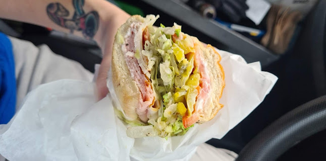 Comentarii opinii despre Larry's Giant Subs