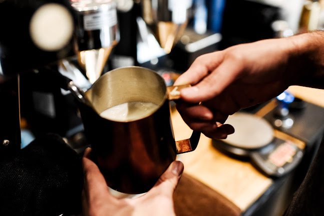 Comentarii opinii despre The First Cafe