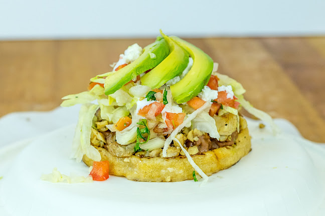 Opinii despre Divino's Bakery & Restaurant în Moreno Valley - Hospitality and gastronomy