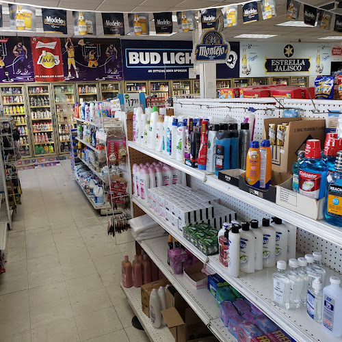 Opinii despre Raymond's Liquor Market în Baldwin Park - Hospitality and gastronomy